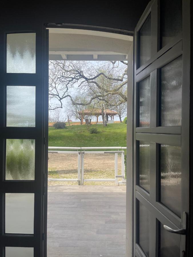 Domaine Des Peyries - Chambres Et Table D'Hotes Saint-Barthelemy-d'Agenais Extérieur photo